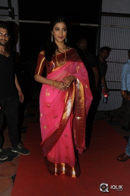 Shruti-Haasan-at-Uttama-Villain-Movie-Audio-Launch